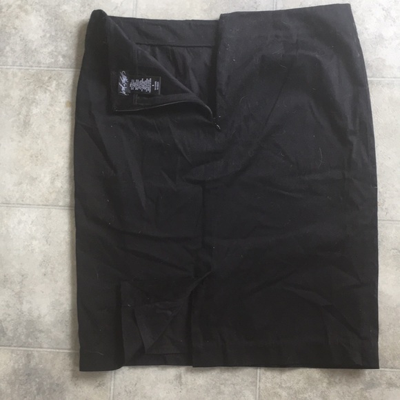 Lord and Taylor womens black pencil skirt size 8 - Picture 2 of 3